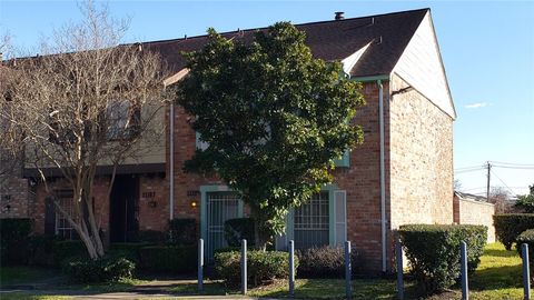 Photo of 11169 Village Bend Lane #1169, Houston, TX 77072 (MLS # 33871663)