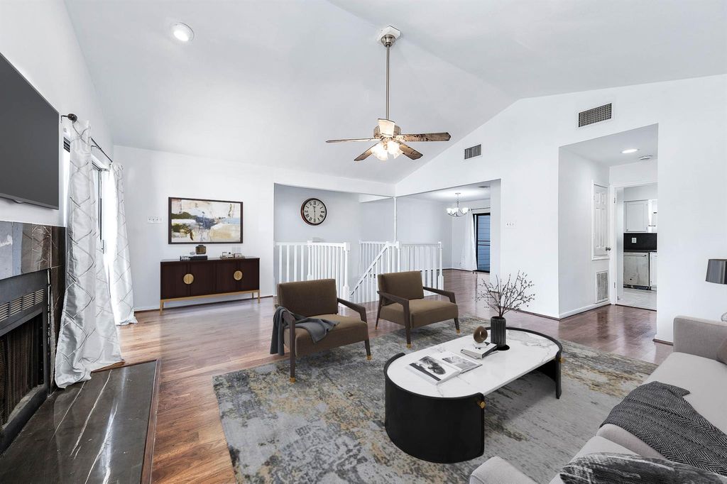 Photo of 2664 Bering Drive #2664, Houston, TX 77057 (MLS # 13360370)