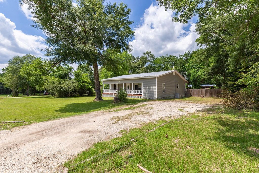 Photo of 240 7th Street, Trinity, TX 75862 (MLS # 50897277)