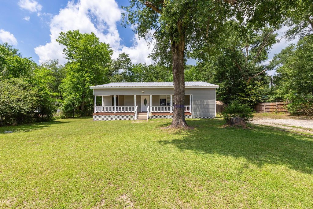 Photo of 240 7th Street, Trinity, TX 75862 (MLS # 50897277)