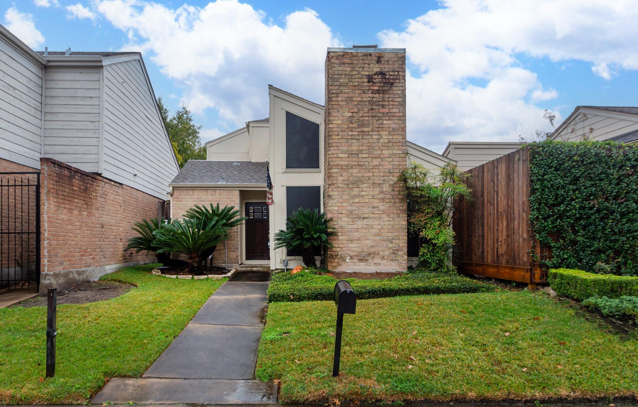 1911 Trixie Lane