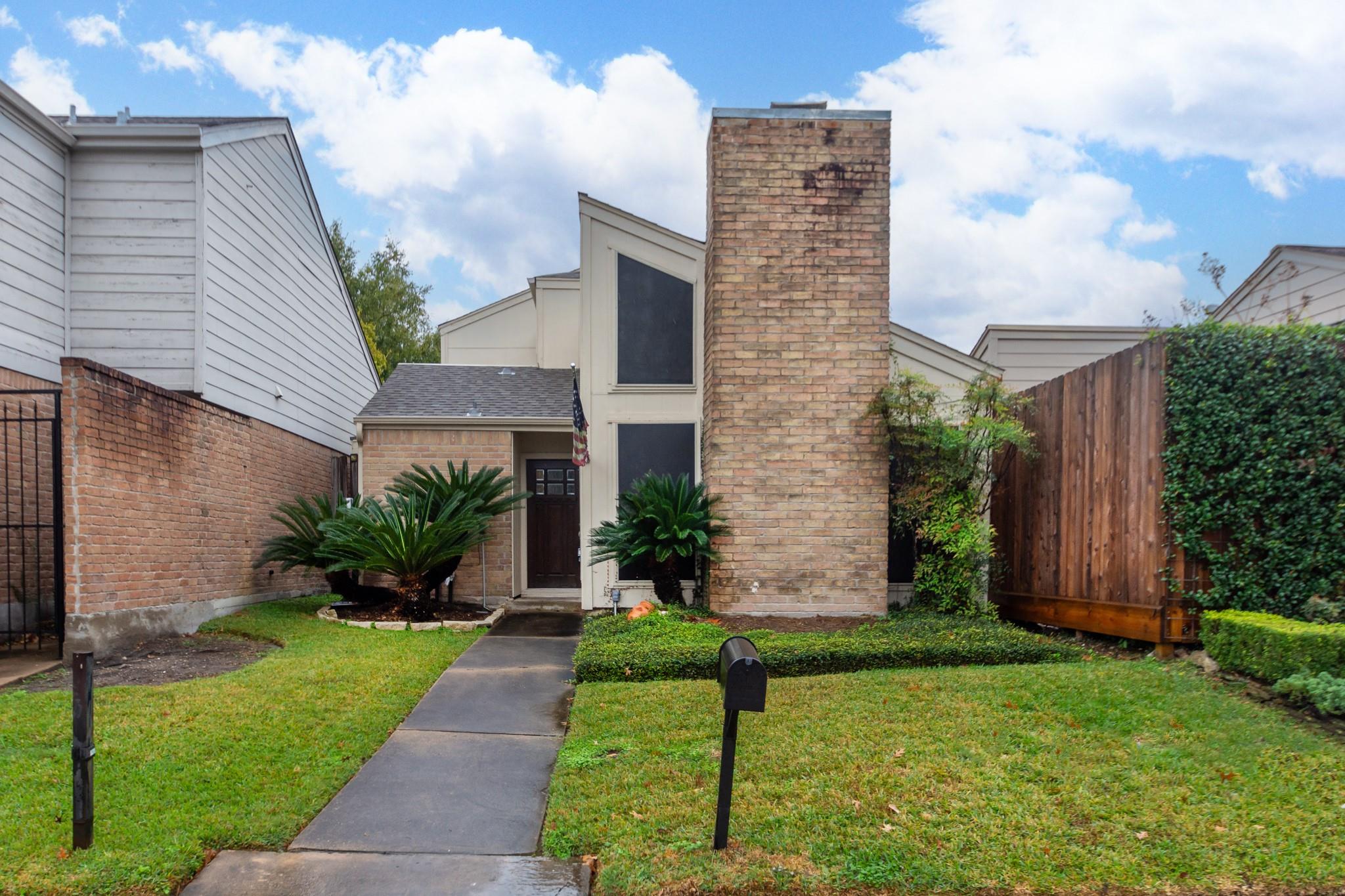 1911 Trixie Lane