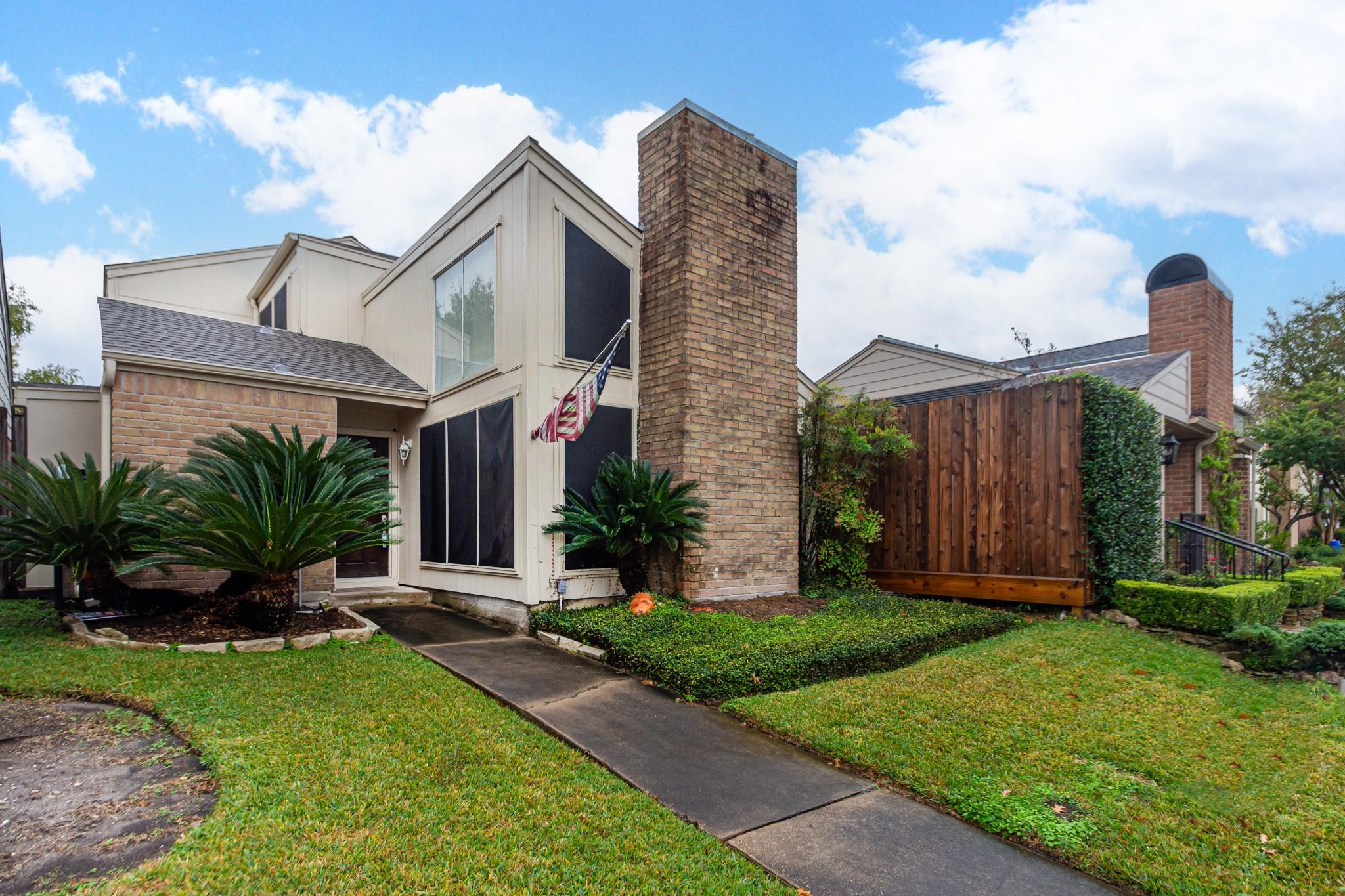 1911 Trixie Lane