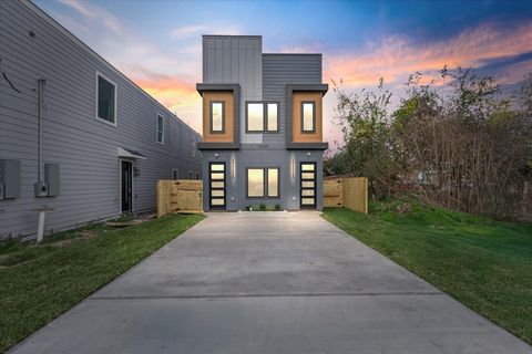 7349 Sandle Street A-B Houston TX 77088