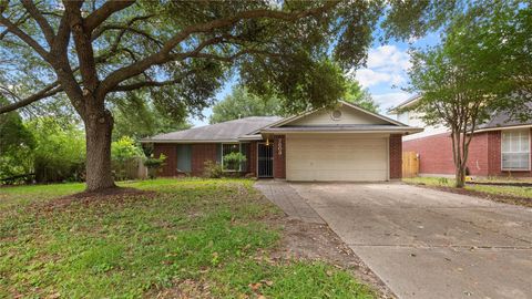 Photo of 7803 Yellow Pine Drive, Houston, TX 77040 (MLS # 60563647)