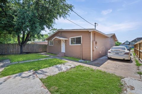 Tiny photo for 10621 Lane Street, Houston, TX 77029 (MLS # 50227558)