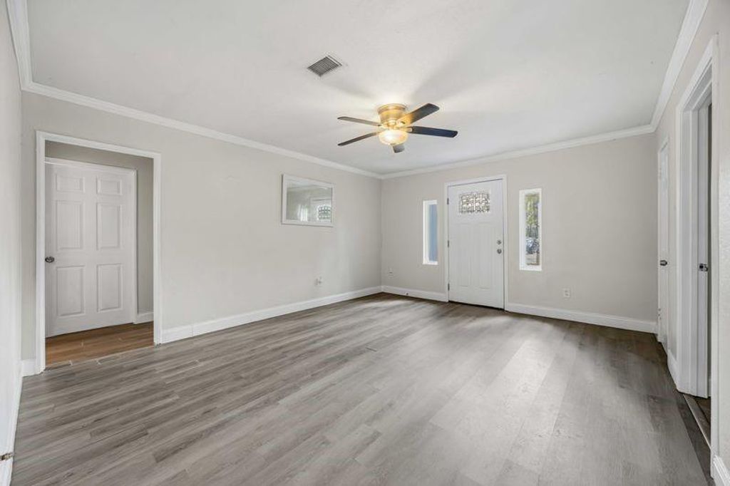 Photo of 5223 Windemere Street, Houston, TX 77033 (MLS # 95245670)