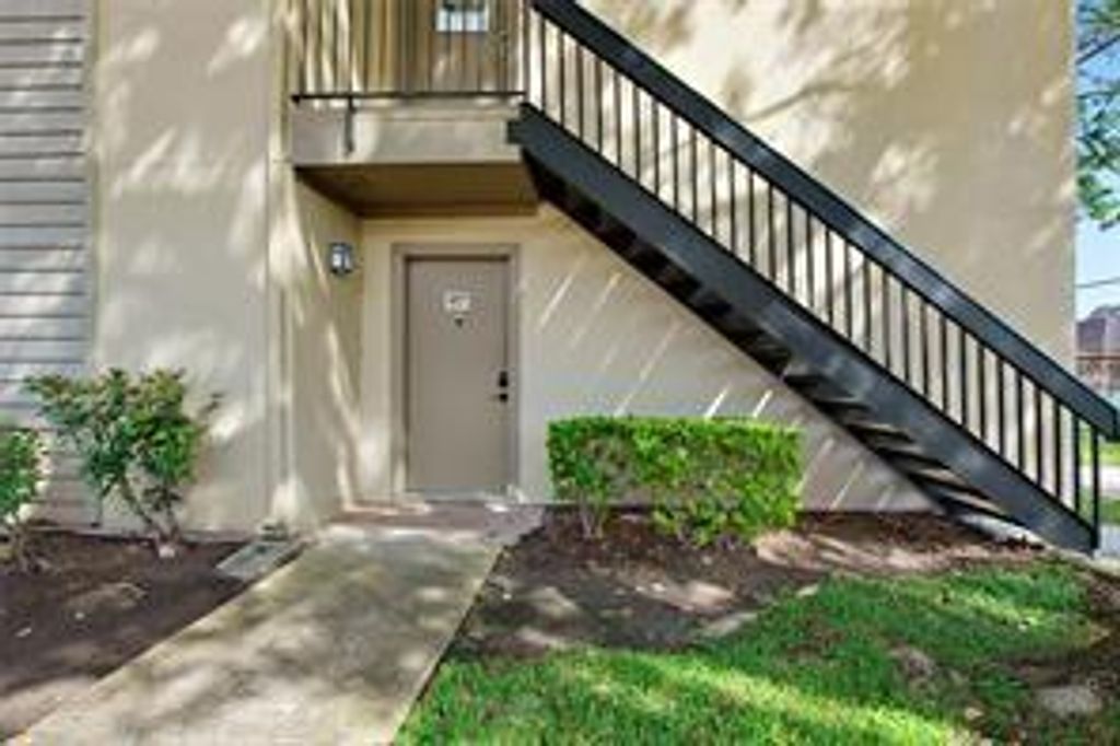 Photo of 3300 Pebblebrook Drive #97, Seabrook, TX 77586 (MLS # 9802519)