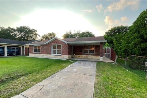 Photo of 2509 Morningside Lane, Pasadena, TX 77506 (MLS # 87399659)