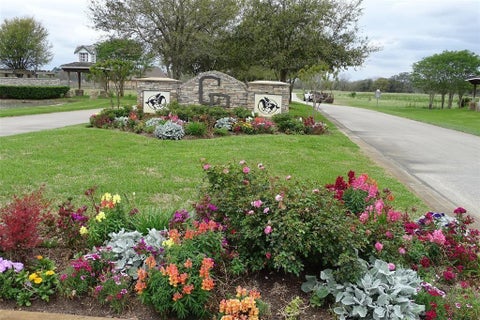 Photo of 702 County Road 34, Angleton, TX 77515 (MLS # 47748169)