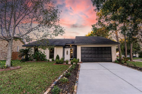 Photo of 11119 Sageorchard Circle, Houston, TX 77089 (MLS # 32860814)