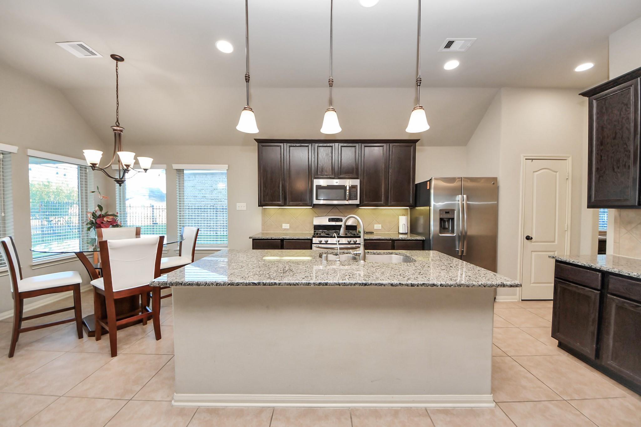 8015 Lake Commons Drive