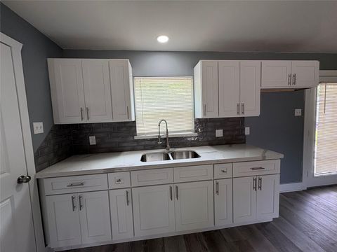 Tiny photo for 5159 Dumore Drive, Houston, TX 77048 (MLS # 76467204)