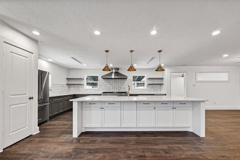 Photo of 1338 Seaspray Court, Houston, TX 77008 (MLS # 17463319)