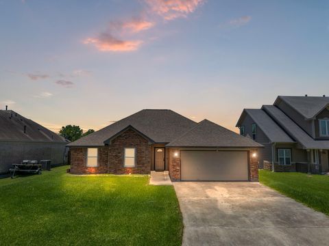 Homes For Sale - 4804 Stingray Drive<br/> Matagorda County, Bay City, TX 77414