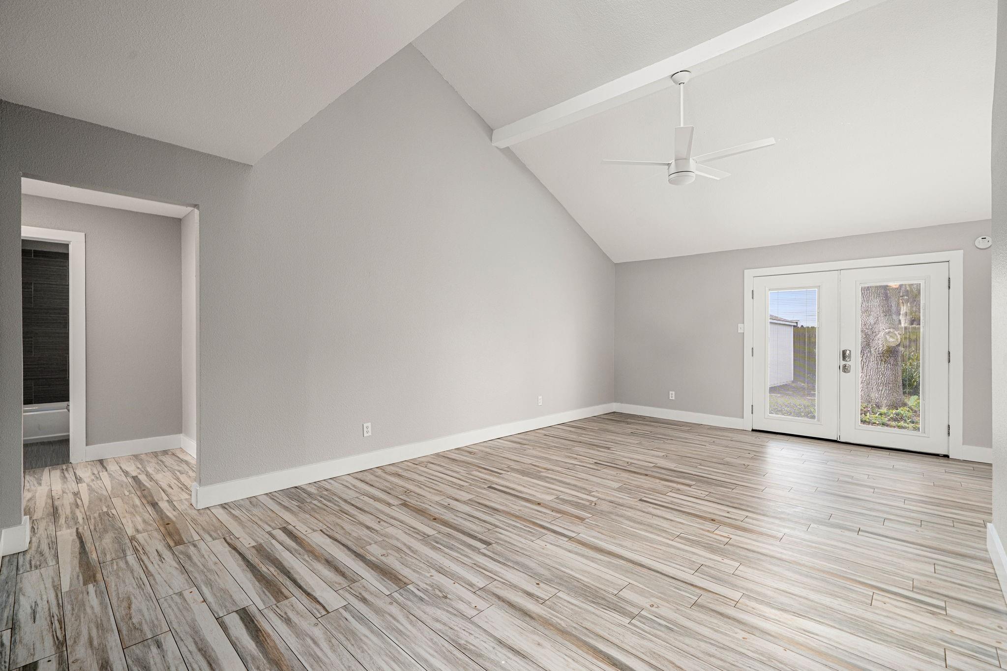 4902 Moody Reef Drive