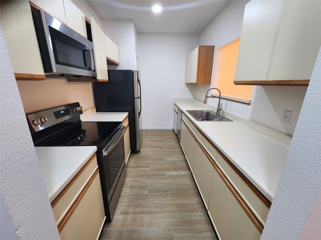 Photo of 3130 Holly Hall Street #3130, Houston, TX 77054 (MLS # 7853596)