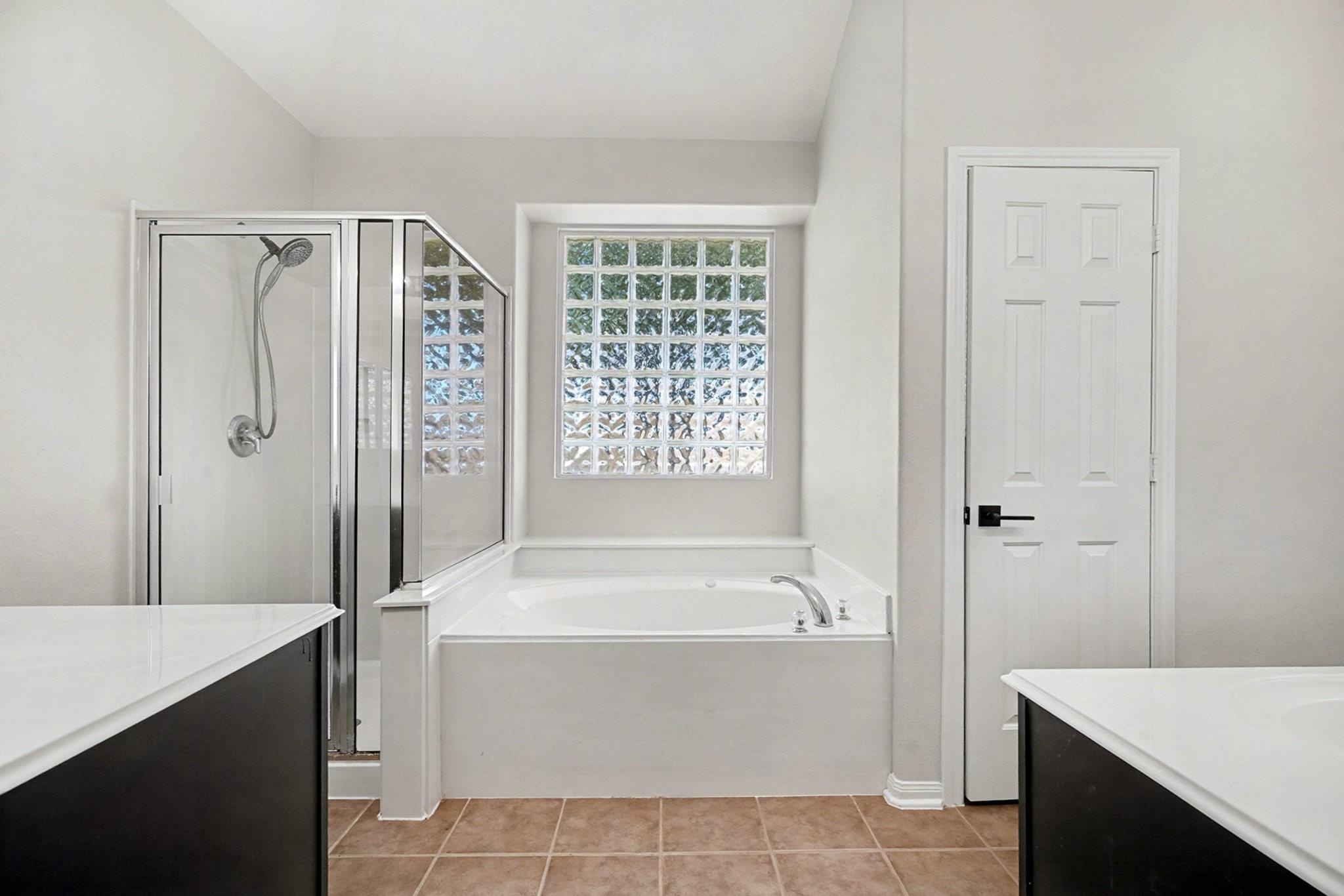 Seabrook, Texas 77586, United States, 3 Bedrooms Bedrooms, ,2 BathroomsBathrooms,Residential,Active,247198