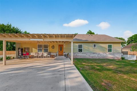 1619 Dolores Street Rosharon TX 77583