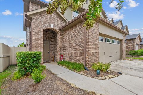 Tiny photo for 1412 Lake City Lane, Houston, TX 77047 (MLS # 31440810)