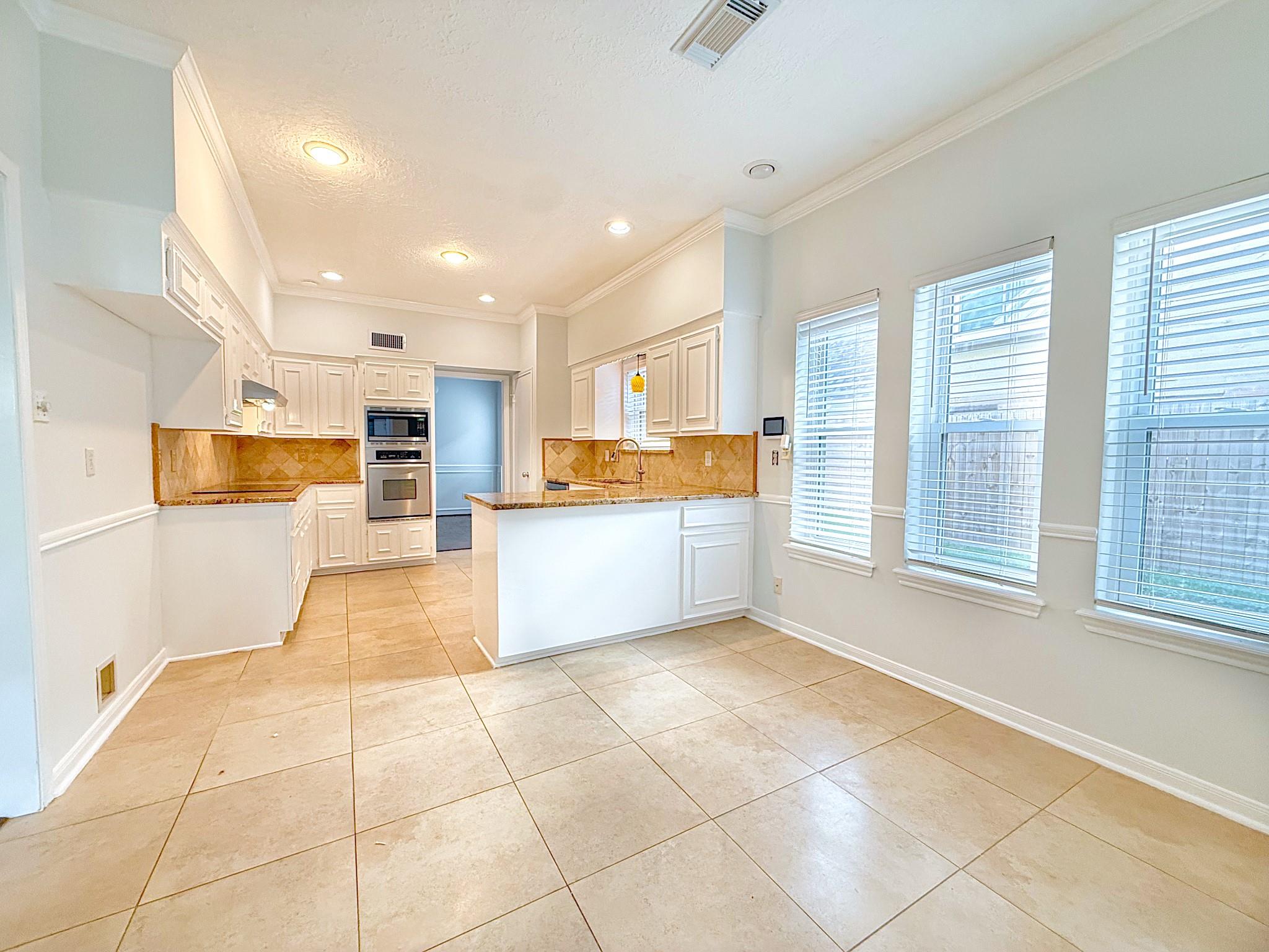 2210 Redcliff Drive