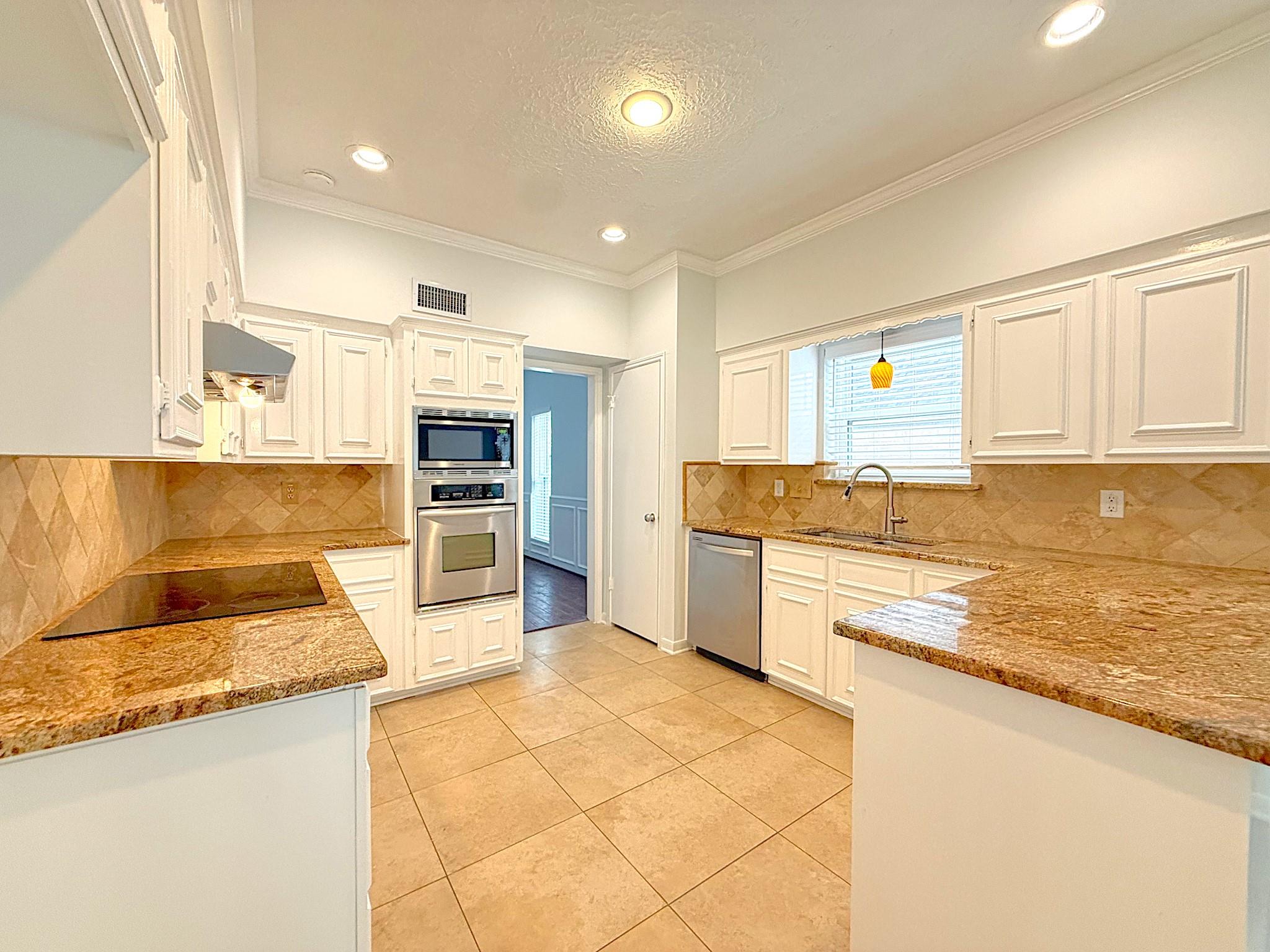 2210 Redcliff Drive