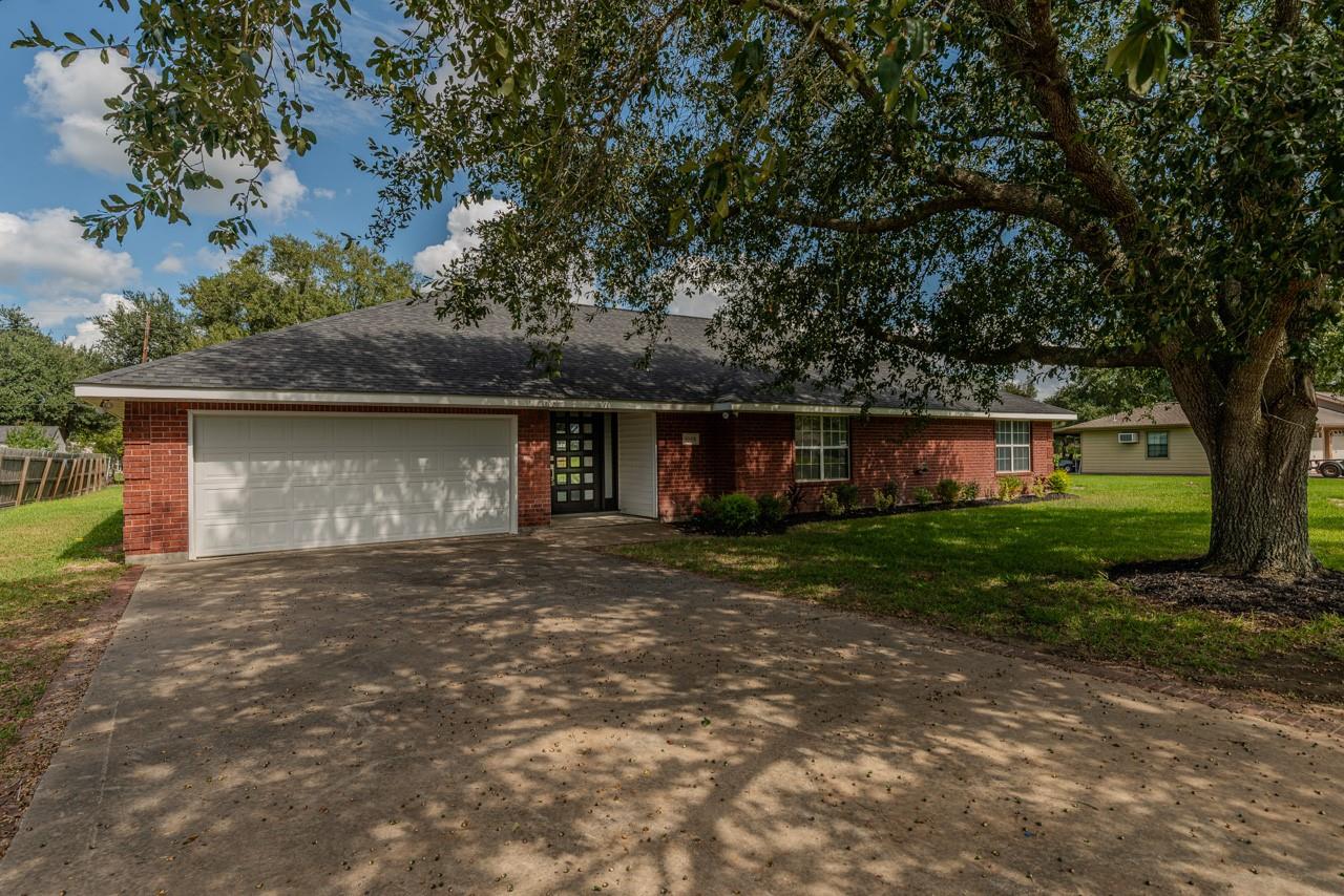 9008 Oak Vista