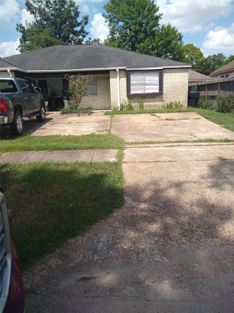 Multifamily For Rent - 9810 Rockcrest Drive<br/> Harris County, Houston, TX 77041