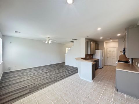 Tiny photo for 5715 Vinemont Lane, Houston, TX 77084 (MLS # 47411817)