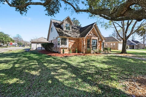 Homes For Sale - 930 Bent Creek Court<br/> Richmond, TX 77406