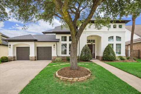 Homes For Sale - 5230 Turning Leaf Lane<br/> Sugar Land, TX 77479
