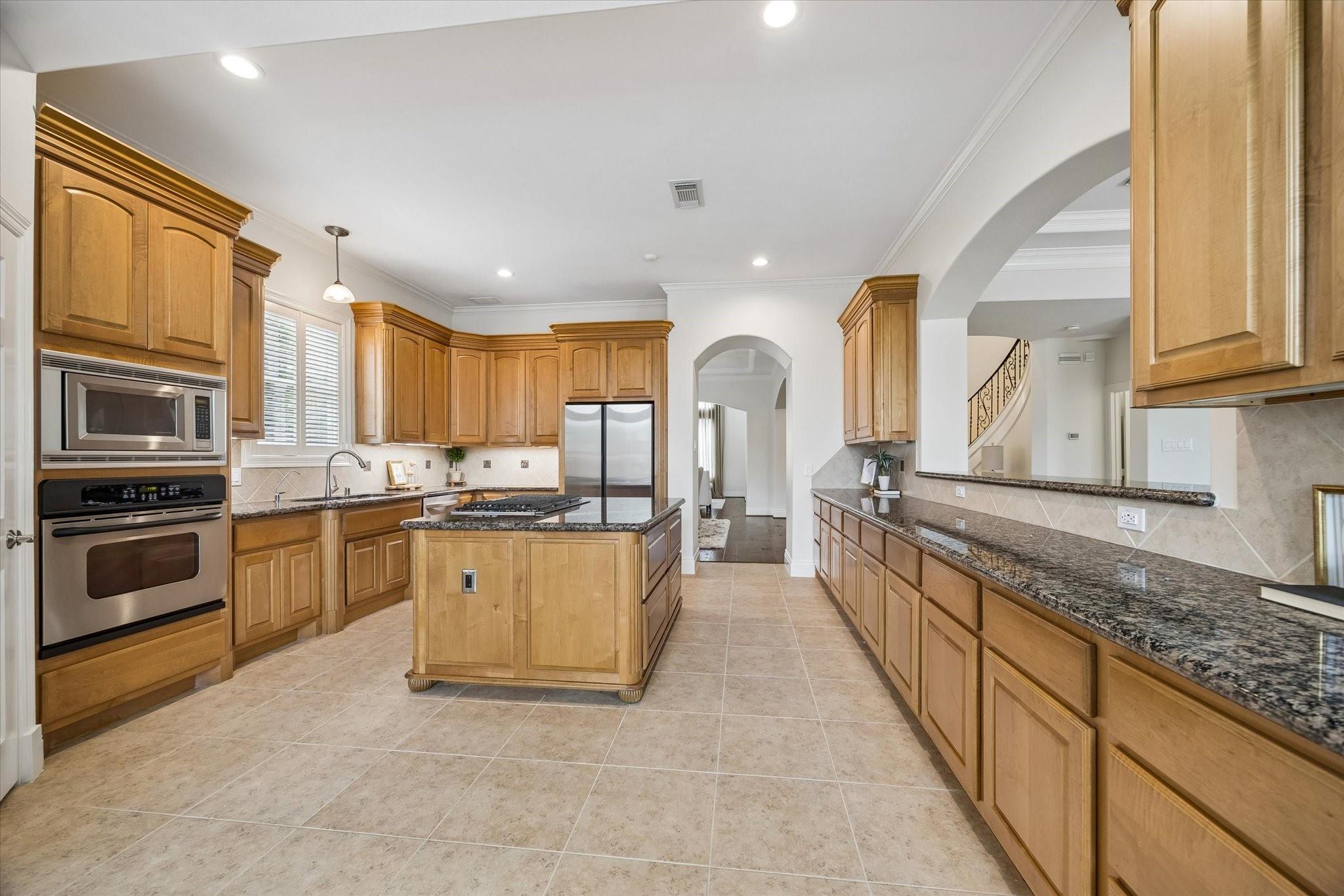 Sugar Land, Texas, 77479, United States, 4 Bedrooms Bedrooms, ,5 BathroomsBathrooms,Residential,Active,2044997