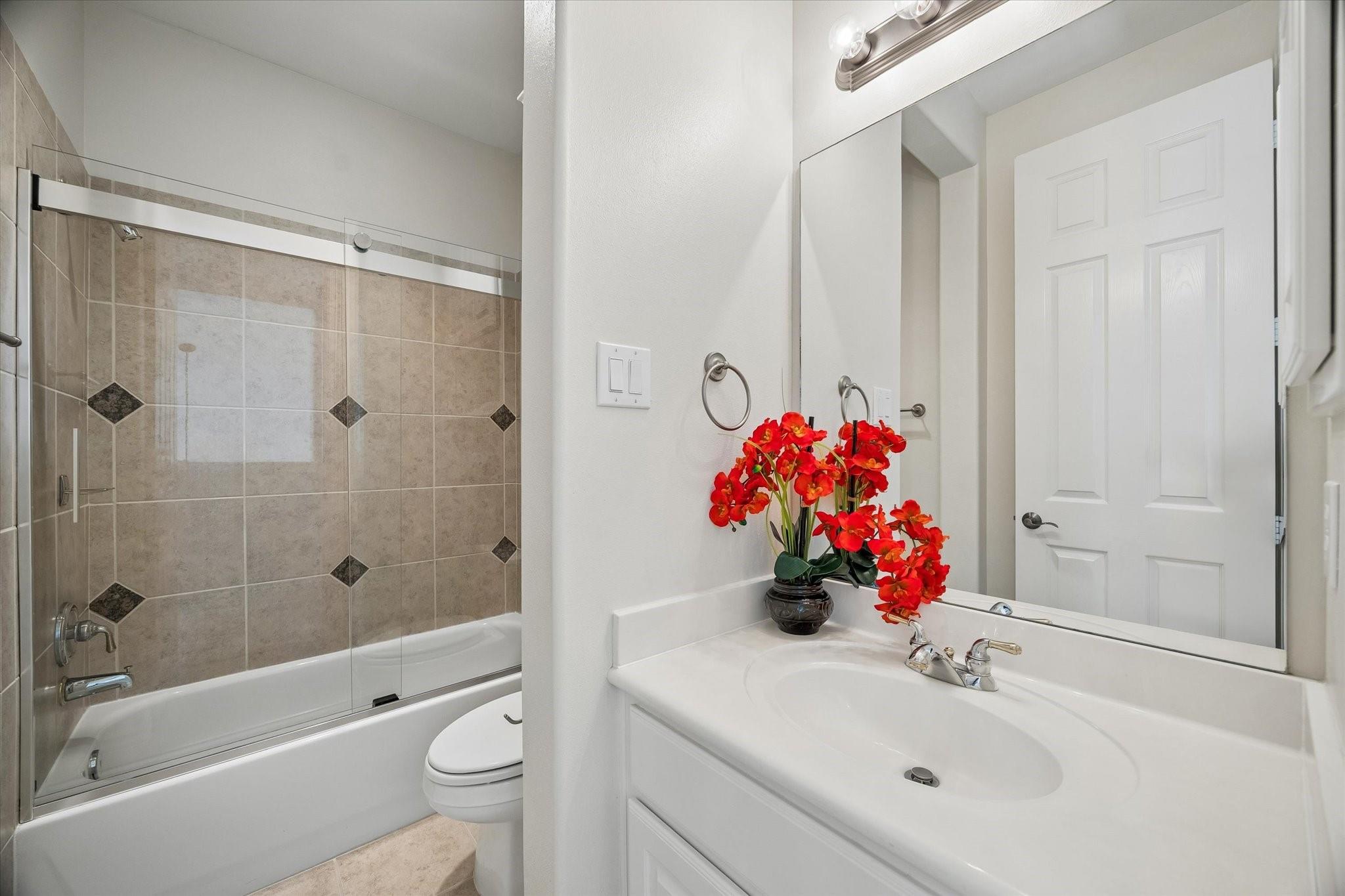 Sugar Land, Texas, 77479, United States, 4 Bedrooms Bedrooms, ,5 BathroomsBathrooms,Residential,Active,2044997