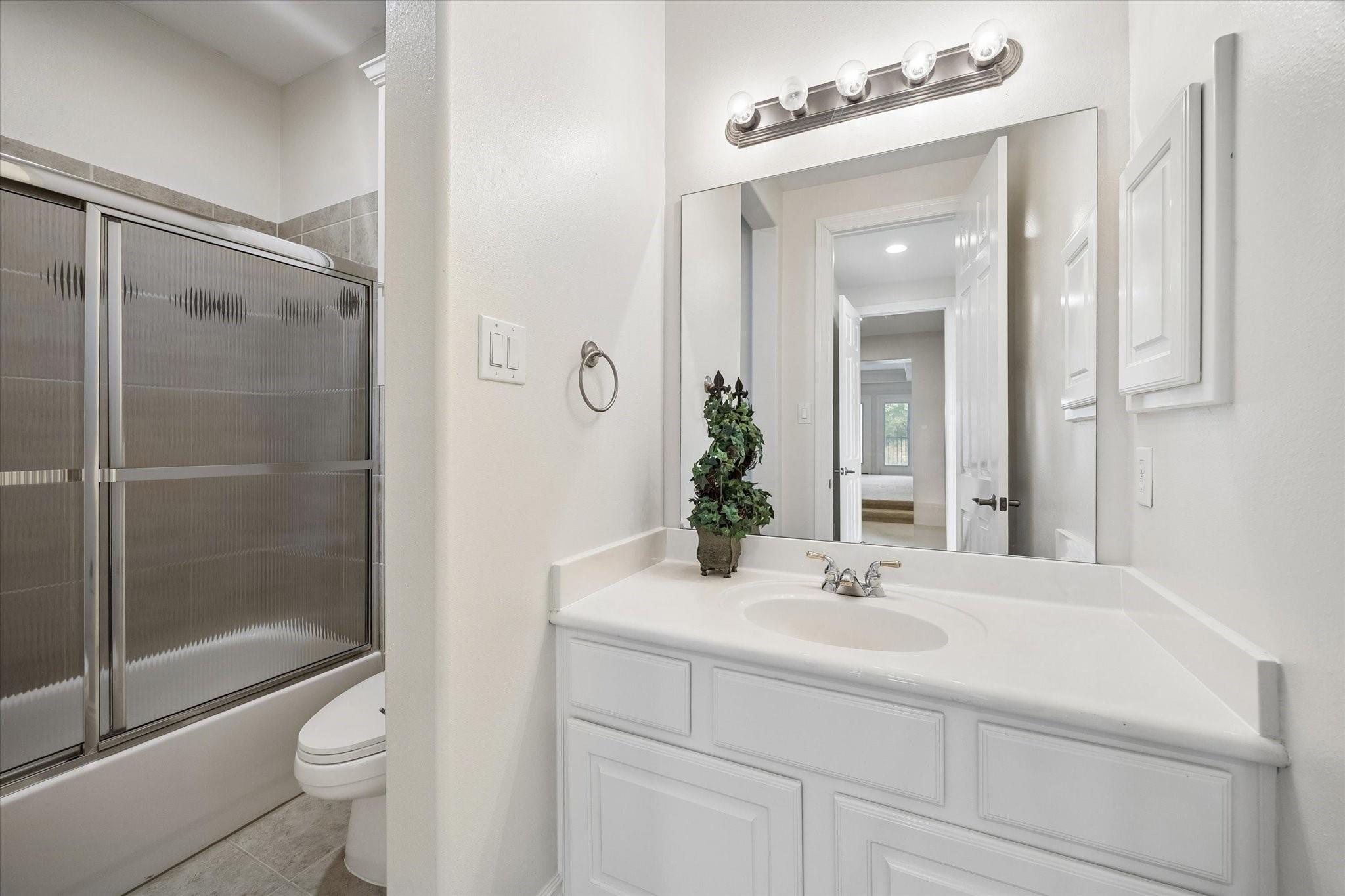 Sugar Land, Texas, 77479, United States, 4 Bedrooms Bedrooms, ,5 BathroomsBathrooms,Residential,Active,2044997