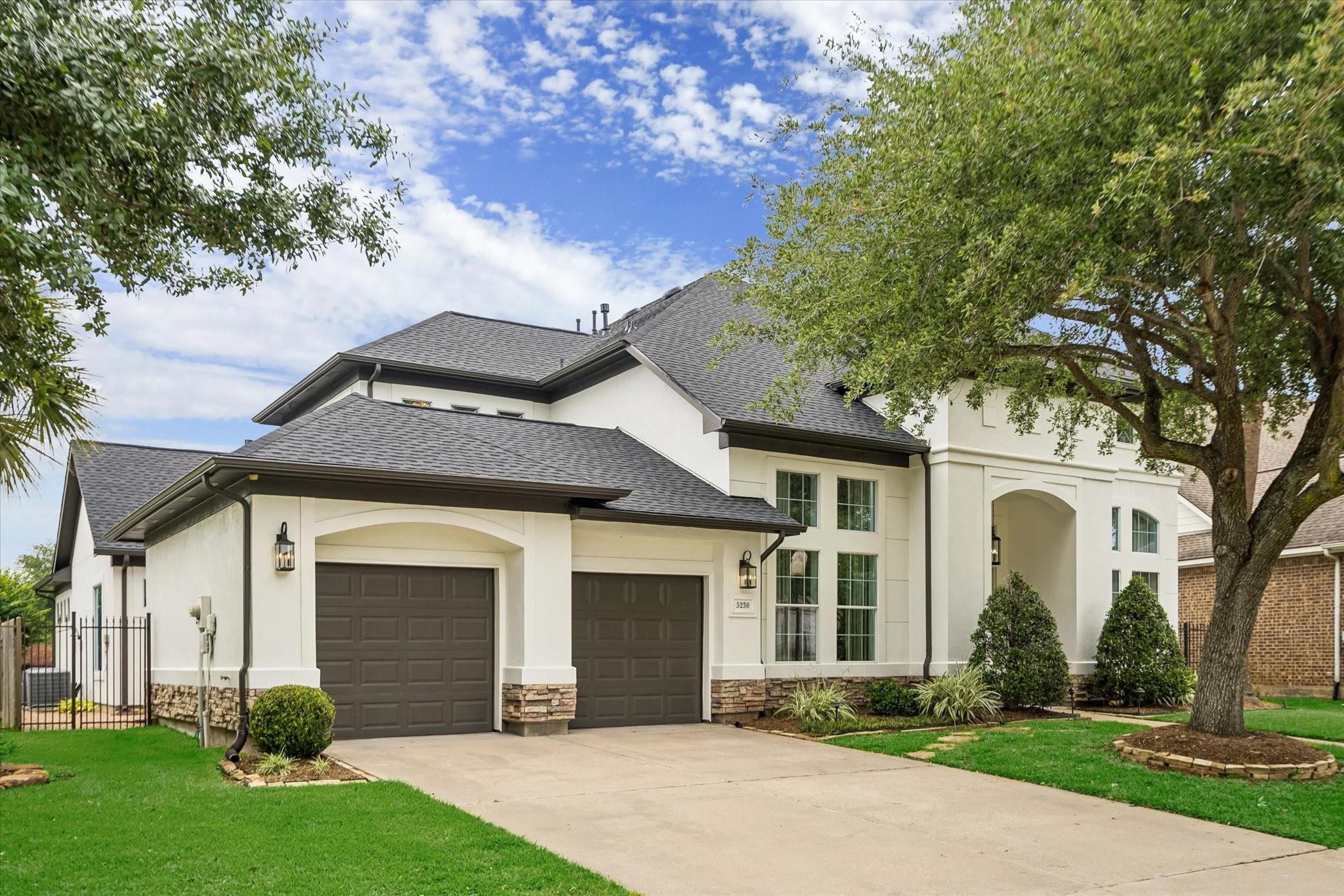 Sugar Land, Texas, 77479, United States, 4 Bedrooms Bedrooms, ,5 BathroomsBathrooms,Residential,Active,2044997