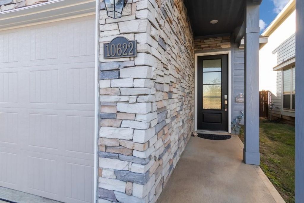 Photo of 10622 Cabot Trail, Rosharon, TX 77583 (MLS # 14439640)