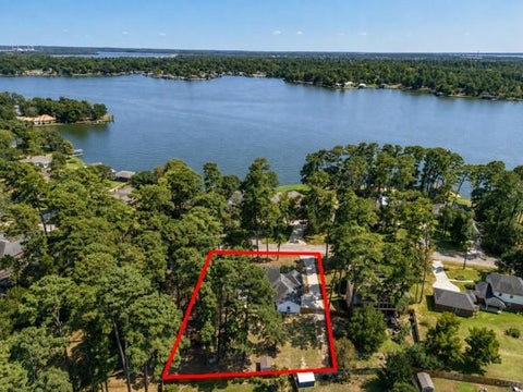 Photo of 14131 Lakepoint Drive, Willis, TX 77318 (MLS # 62788658)