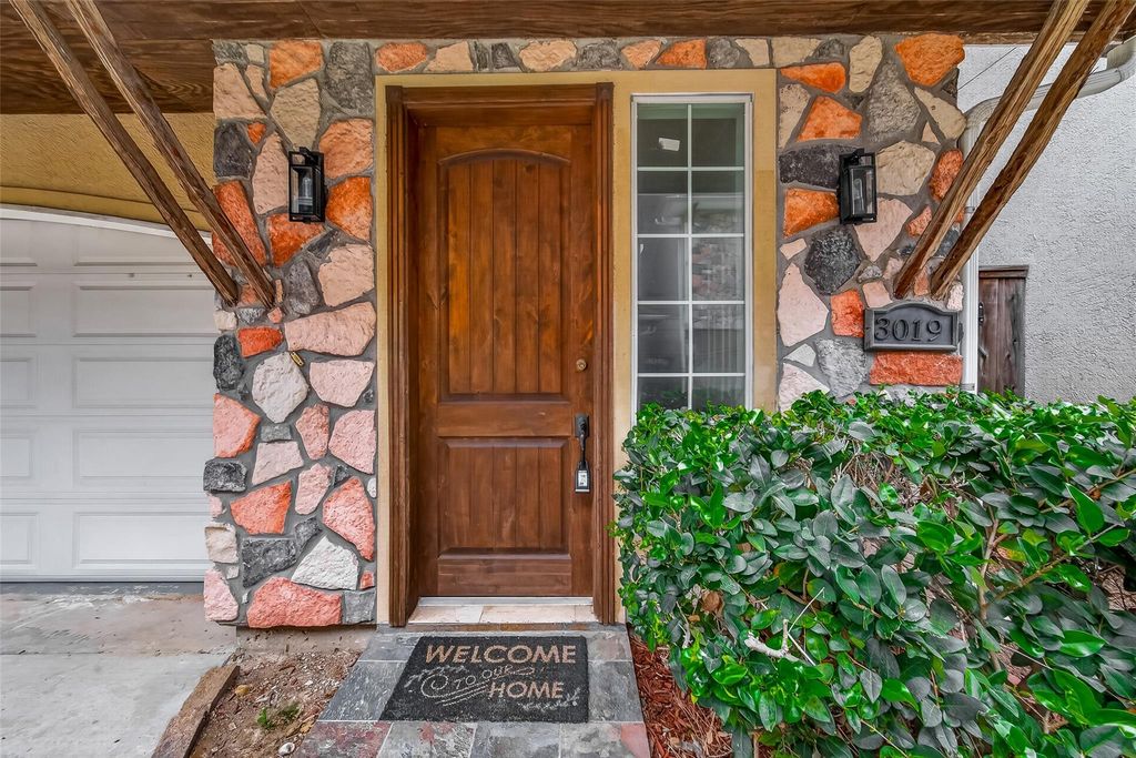 Photo of 3019 Falls At Fairdale, Houston, TX 77057 (MLS # 25635084)