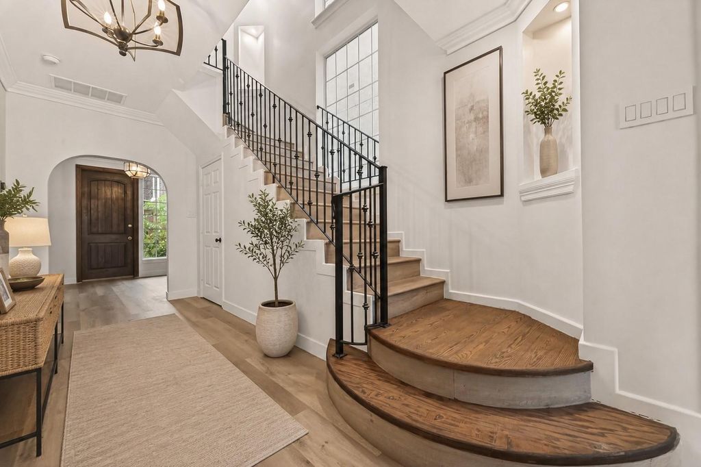 Photo of 3019 Falls At Fairdale, Houston, TX 77057 (MLS # 25635084)