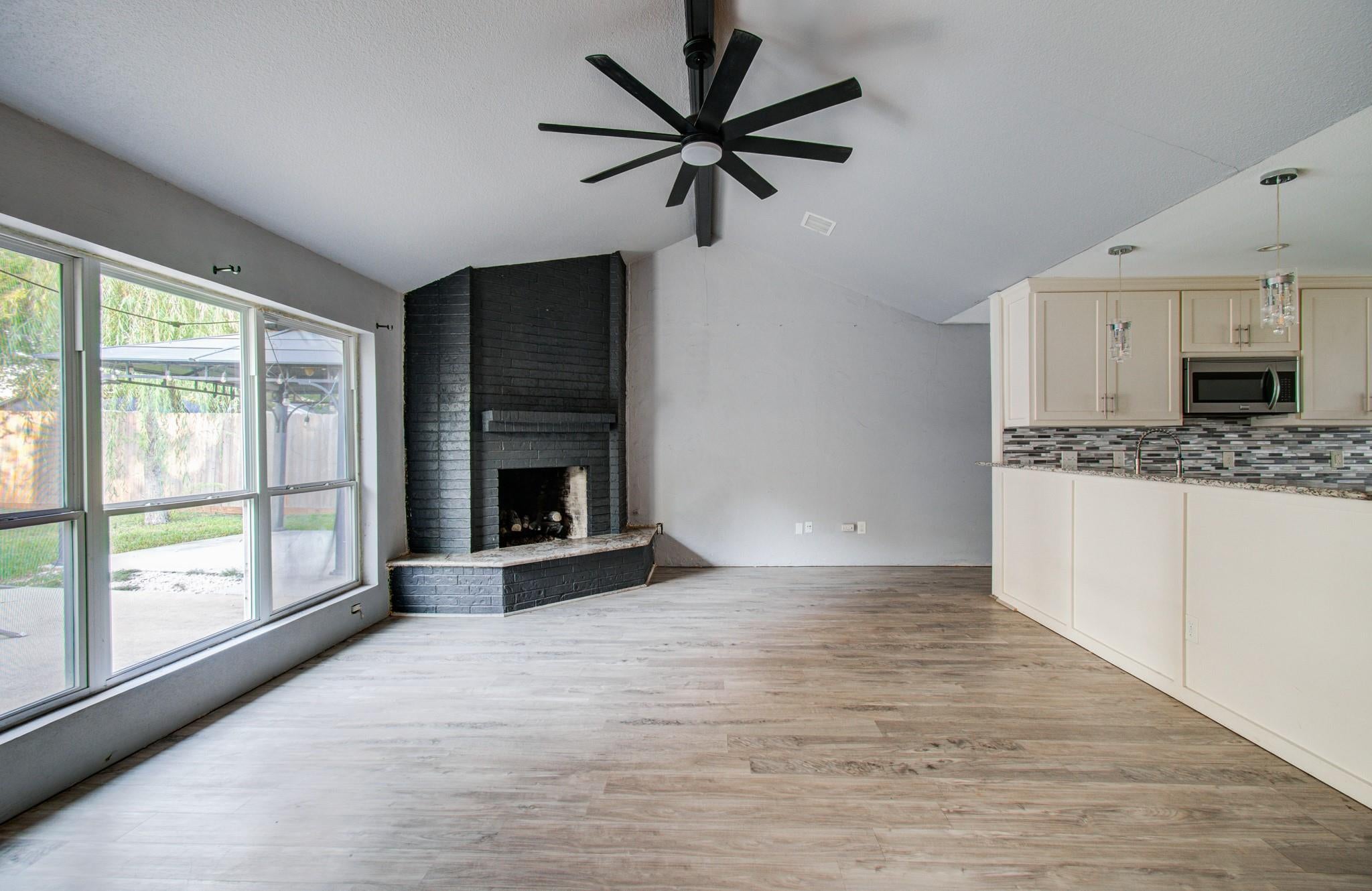 5009 Groveton Lane