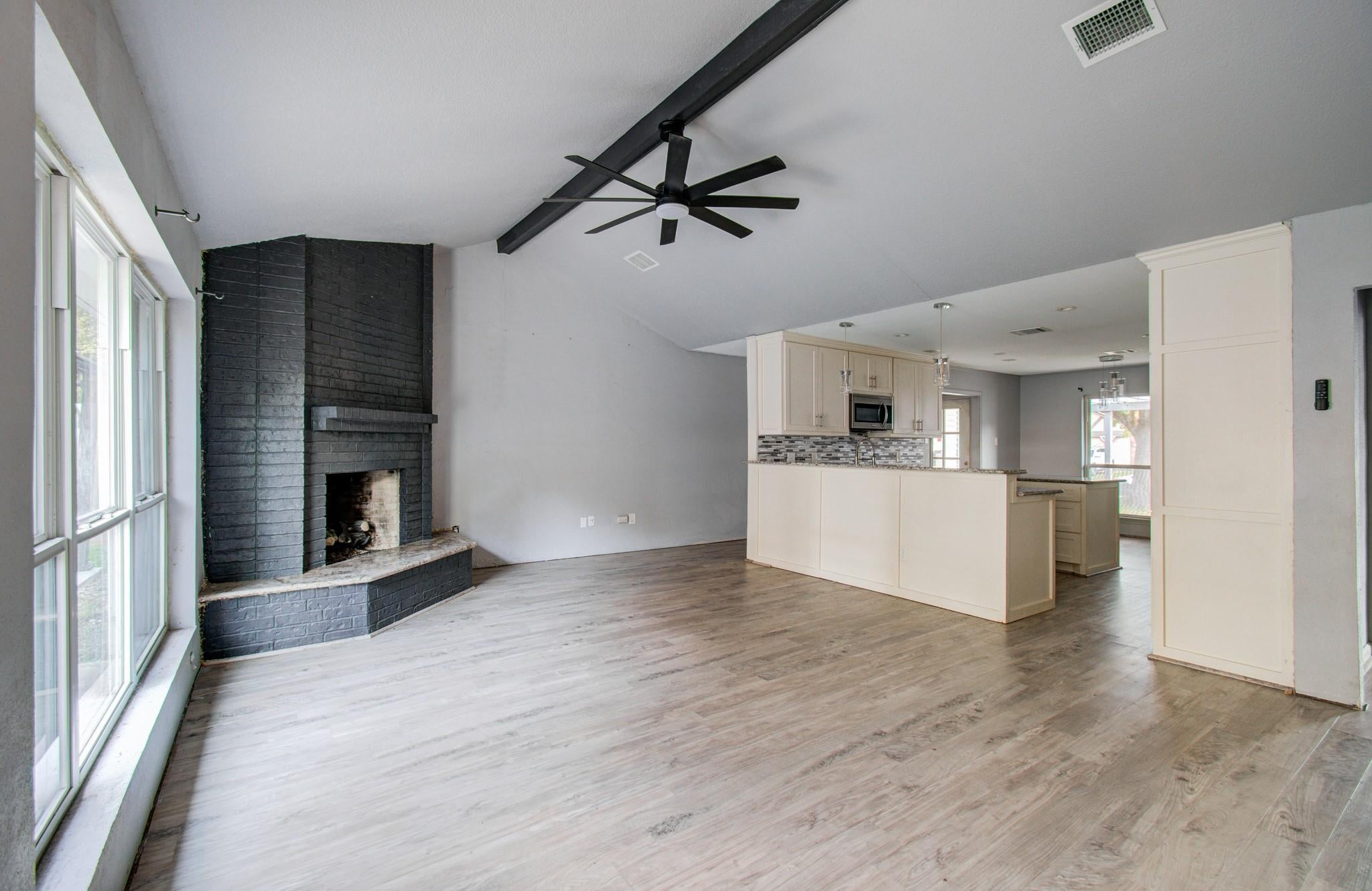 5009 Groveton Lane