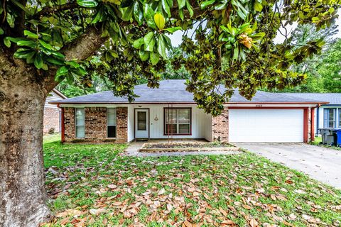 Photo of 3028 Winding Way, Huntsville, TX 77340 (MLS # 65444070)