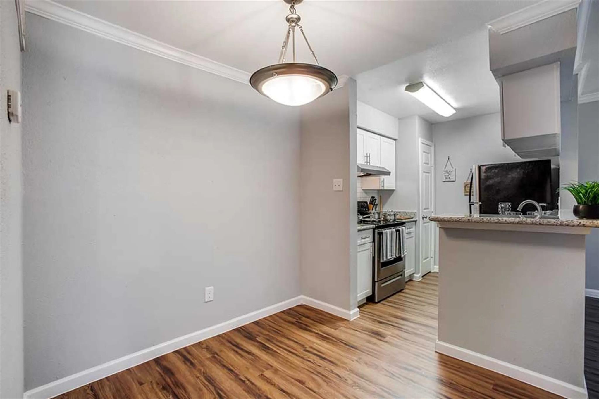 851 Threadneedle Street 704