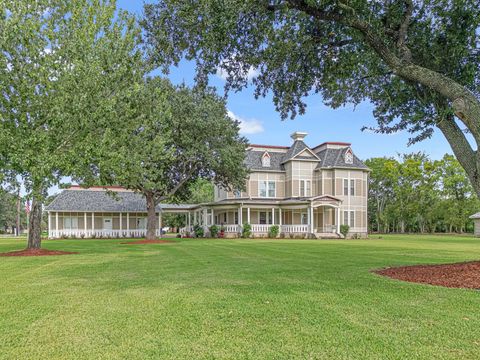 Homes For Sale - 4028 Crosby Cedar Bayou Road<br/> Baytown, TX 77521