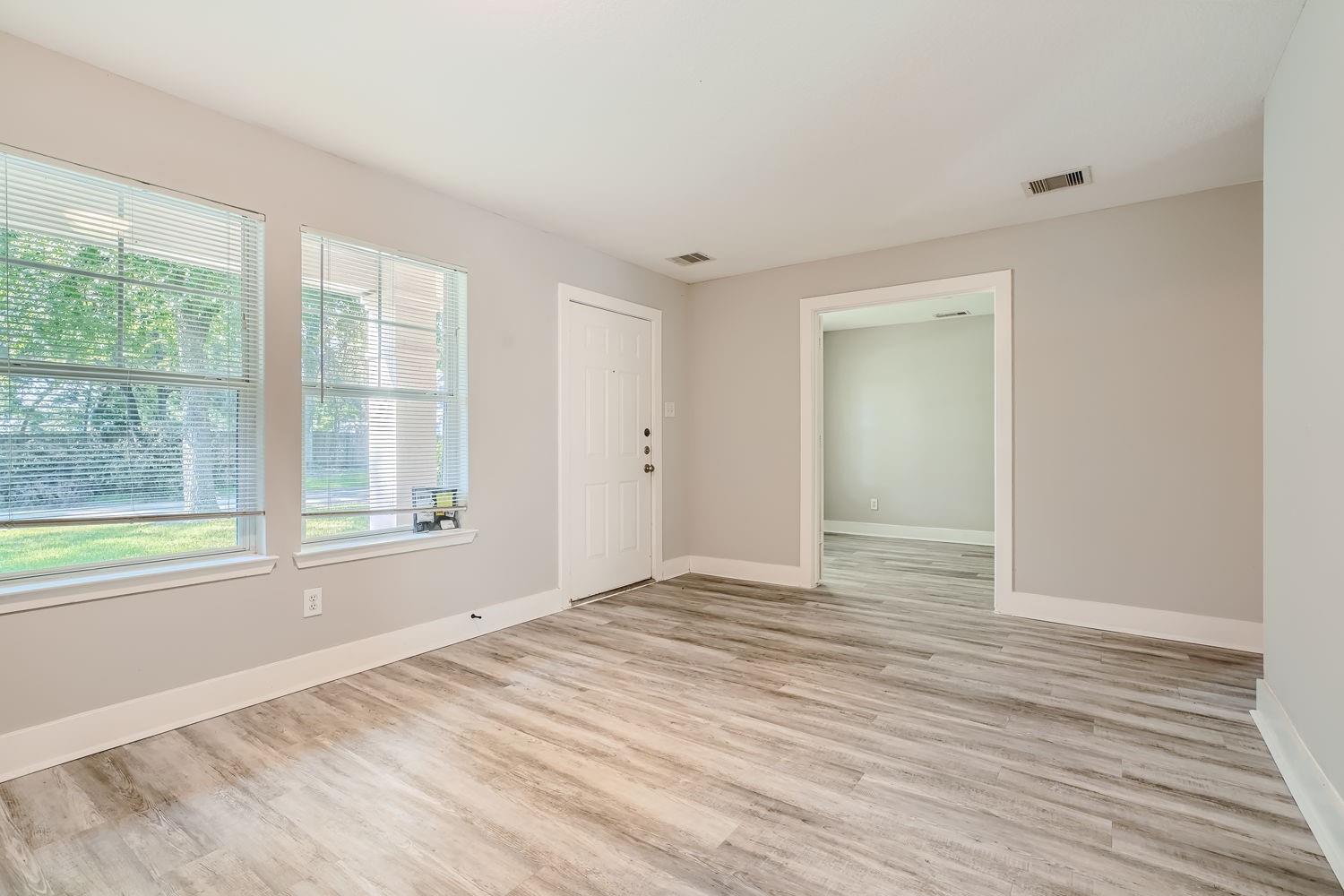 17507 S Compass Rose Circle