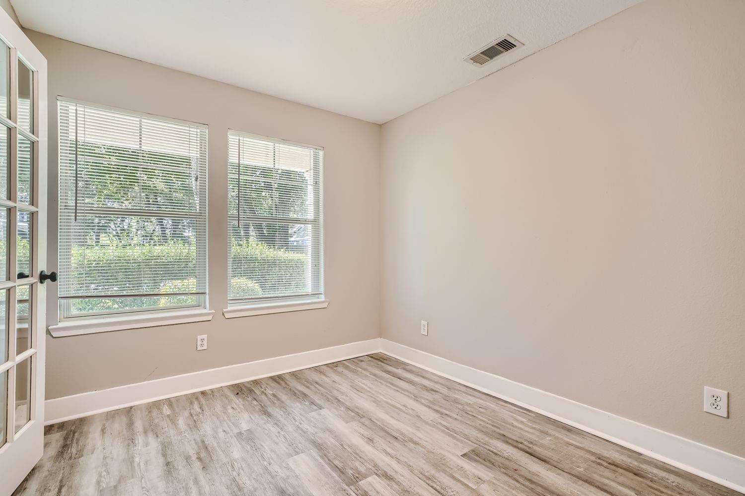 17507 S Compass Rose Circle