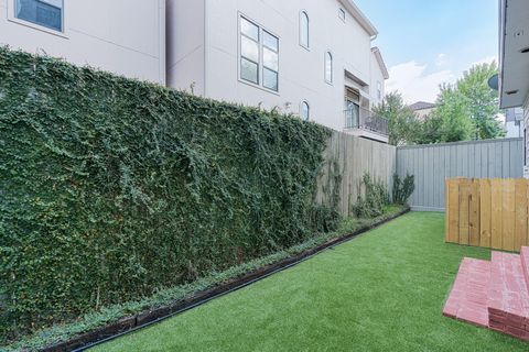 Tiny photo for 5713 Rose Street #C, Houston, TX 77007 (MLS # 69977549)