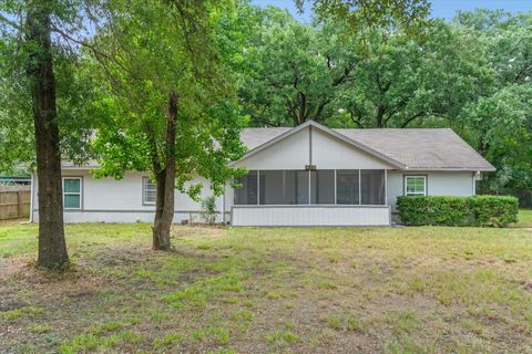 Homes For Sale - 410 Pleasure Land Road<br/> Gun Barrel City, TX 75156