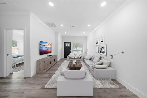 Photo of 5807 Texas Street, Houston, TX 77011 (MLS # 73867374) Photo of 5807 Texas Street, Houston, TX 77011 (MLS # 73867374)