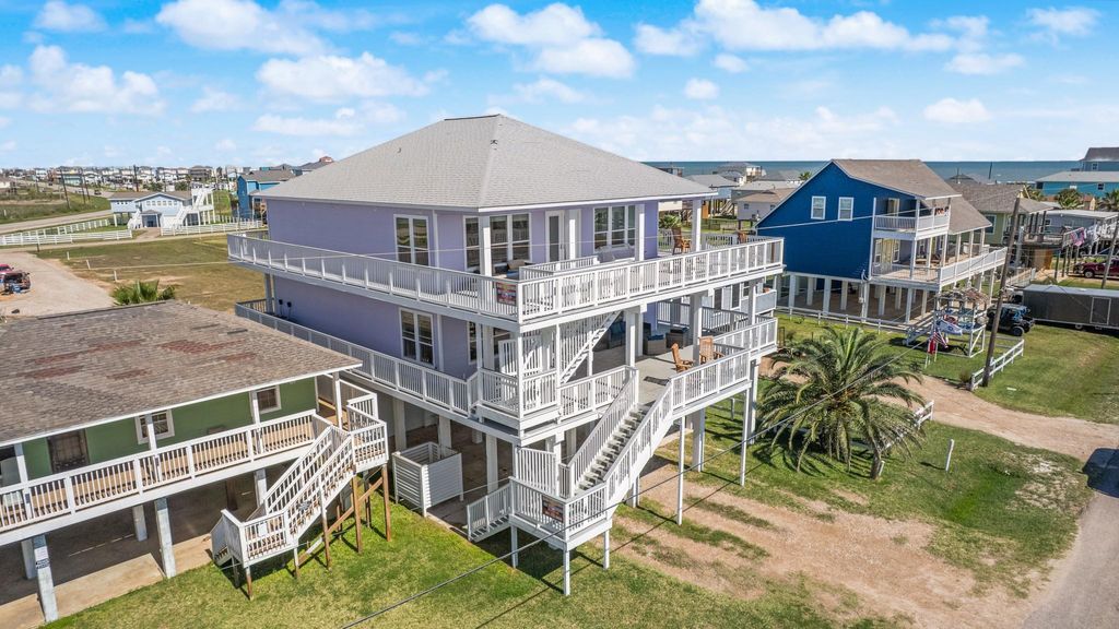 Photo of 310 Coral Court, Surfside Beach, TX 77541 (MLS # 13465208)